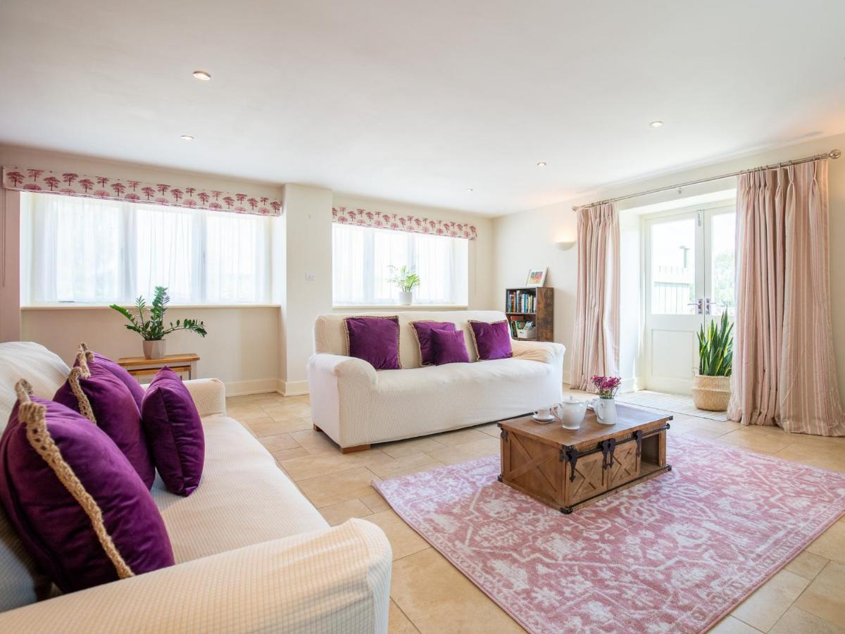 Holiday home West Barn Cheltenham